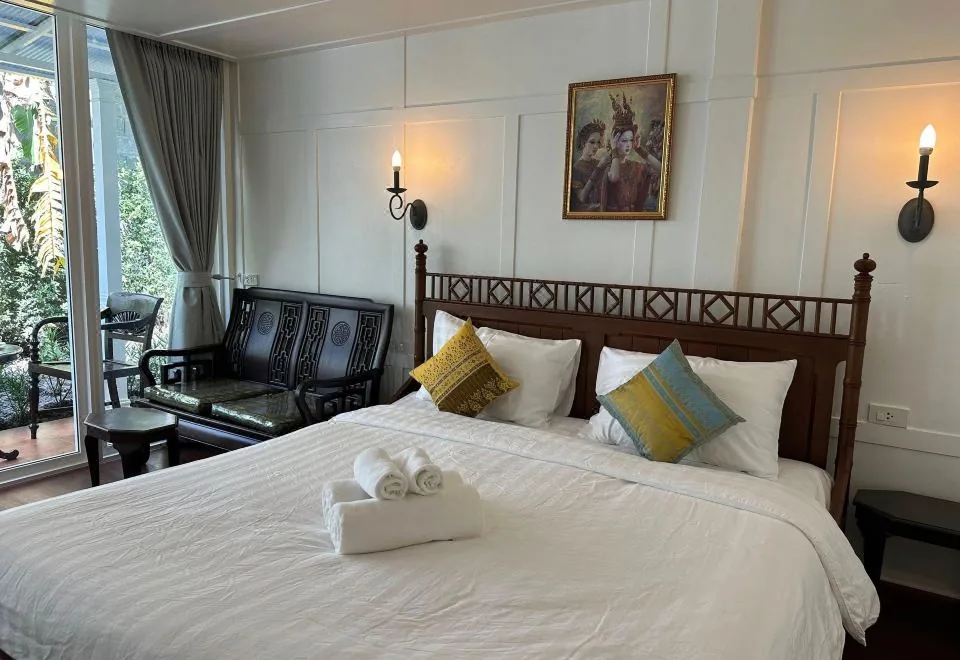 Baan Debtida hotel photograph