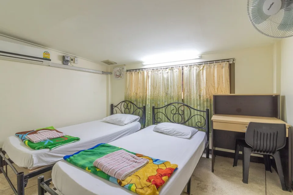 7 Holder Guesthouse — photograph 8