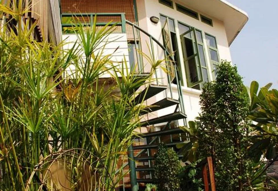 Arun Residence — photograph 9