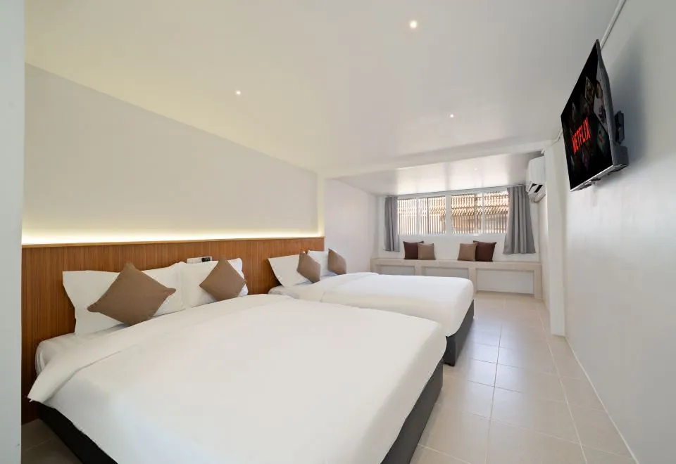 OH Suites 72 — photograph 2