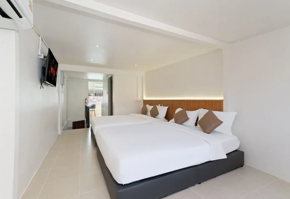 OH Suites 72 — photograph 3