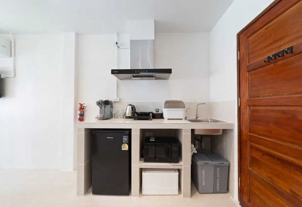 OH Suites 72 — photograph 10